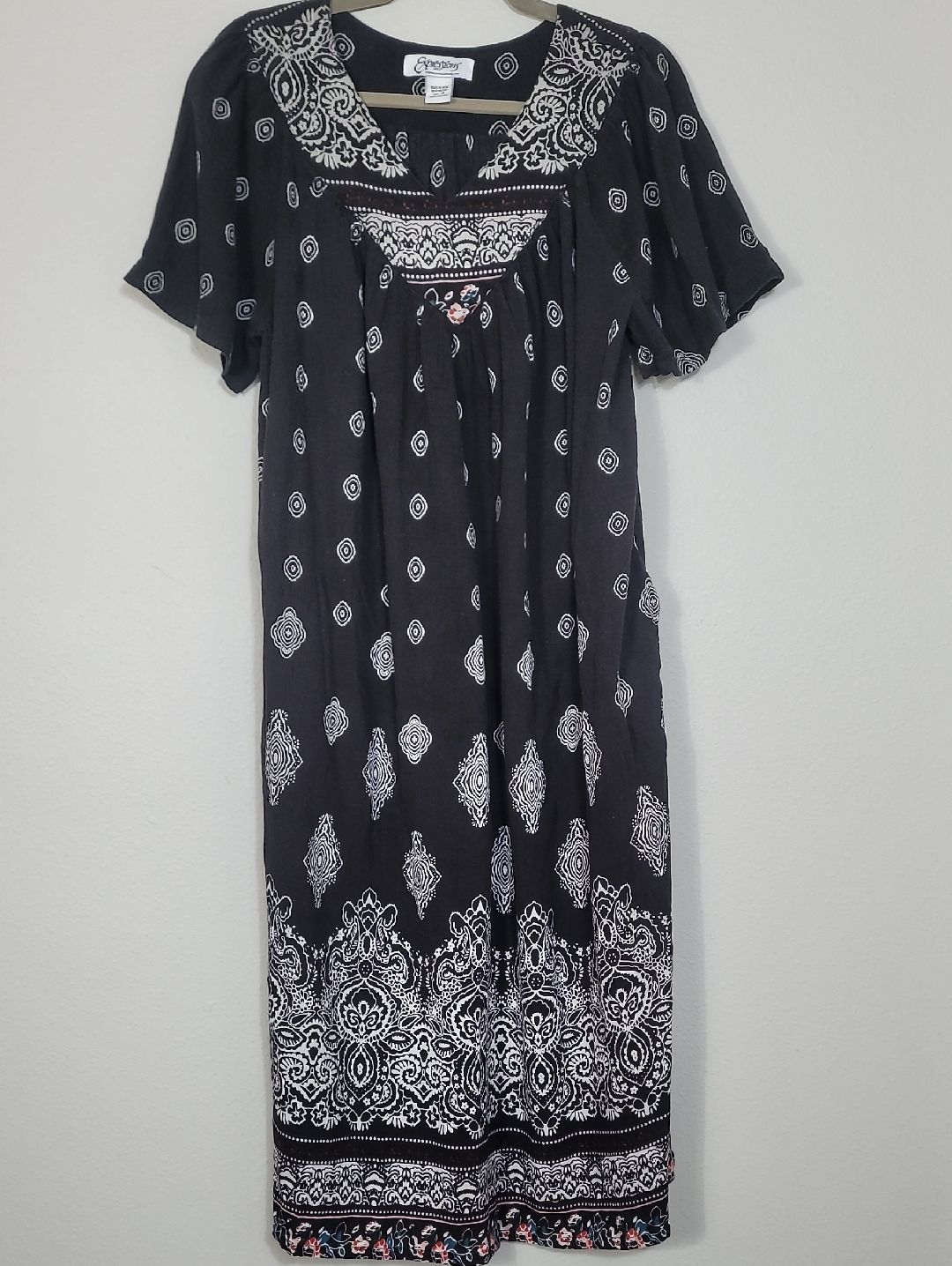 Vintage Expressions House Porch Dress Muumuu Size M Black White Pockets Cottage